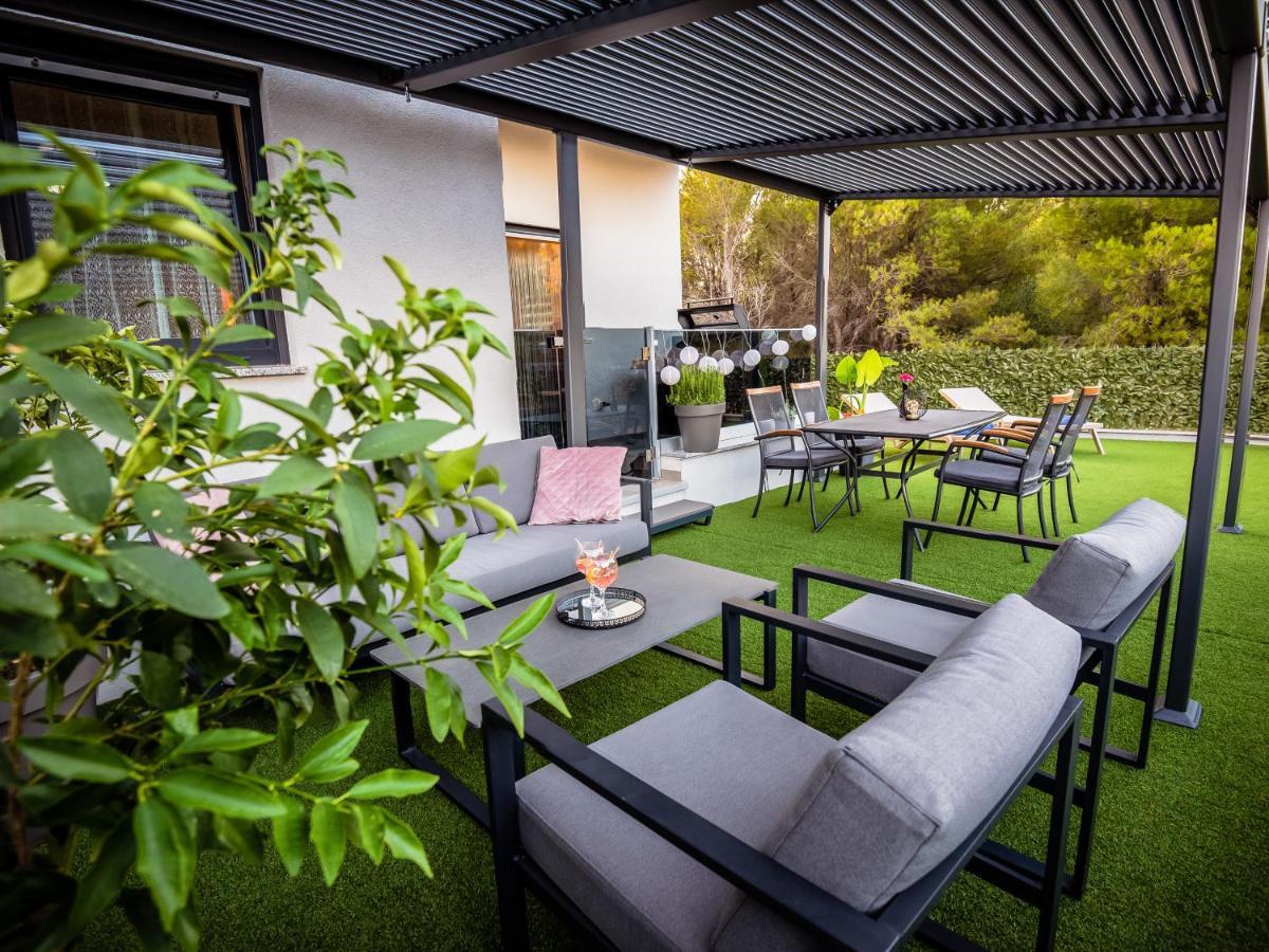 My Adriatic Place With Private Garden And Garage Σίμπενικ Εξωτερικό φωτογραφία